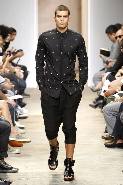 Look 35